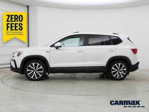 White 2022 Volkswagen Taos SE