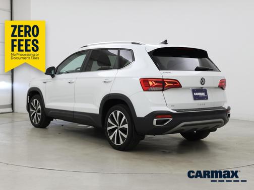 White 2022 Volkswagen Taos SE
