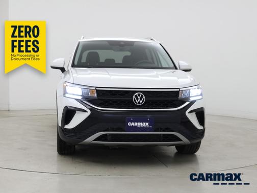 White 2022 Volkswagen Taos SE