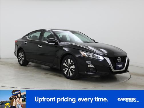 Black 2022 Nissan Altima SL