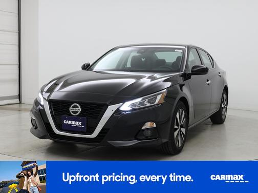 Black 2022 Nissan Altima SL