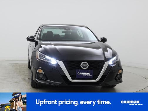 Black 2022 Nissan Altima SL