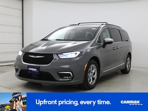 Gray 2023 Chrysler Pacifica Limited