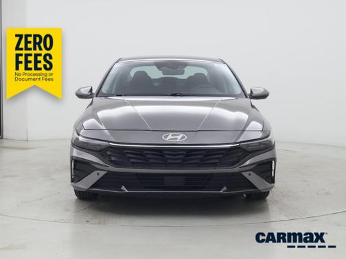 Gray 2024 Hyundai ELANTRA SE