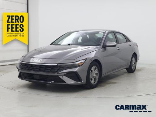 Gray 2024 Hyundai ELANTRA SE