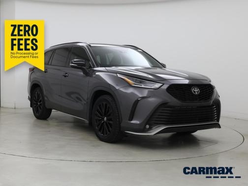 Gray 2024 Toyota Highlander XSE