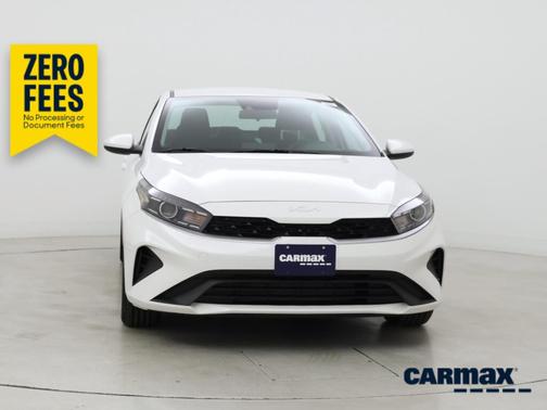 White 2024 Kia Forte LXS