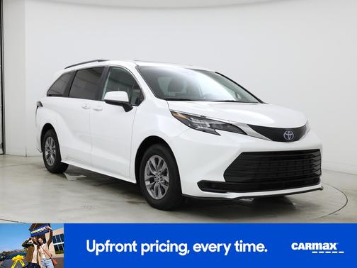 White 2025 Toyota Sienna LE