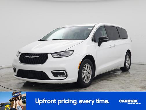 White 2024 Chrysler Pacifica Touring L