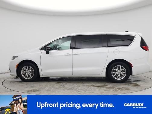 White 2024 Chrysler Pacifica Touring L