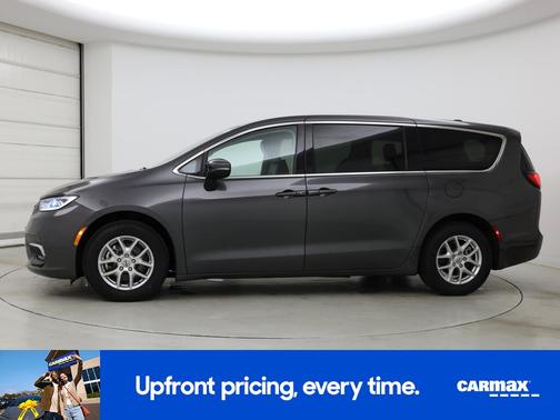Gray 2023 Chrysler Pacifica Touring L