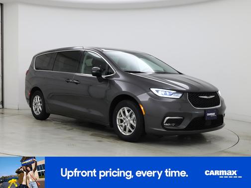 Gray 2023 Chrysler Pacifica Touring L