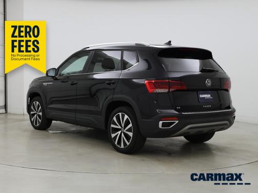 Black 2022 Volkswagen Taos SE