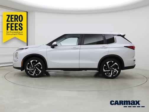 White 2022 Mitsubishi Outlander ES