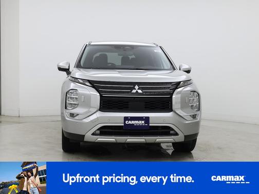 Silver 2024 Mitsubishi Outlander SE