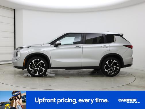 Silver 2024 Mitsubishi Outlander SE