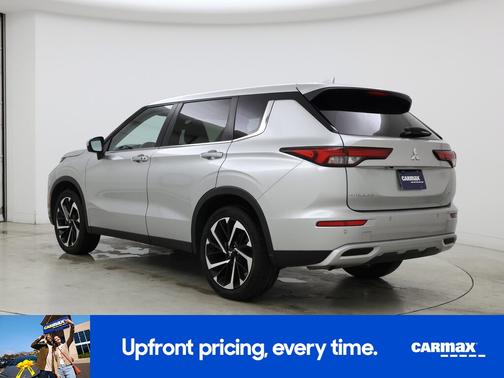Silver 2024 Mitsubishi Outlander SE
