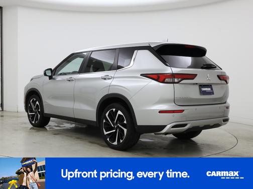Silver 2024 Mitsubishi Outlander SE