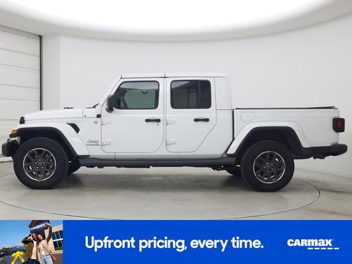 White 2022 Jeep Gladiator Overland