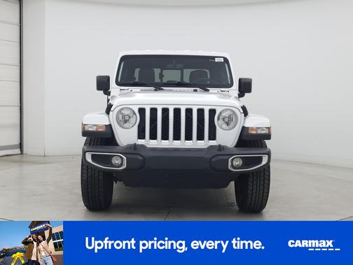 White 2022 Jeep Gladiator Overland