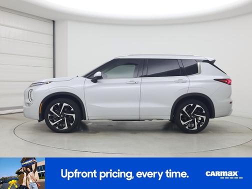 White 2023 Mitsubishi Outlander SEL