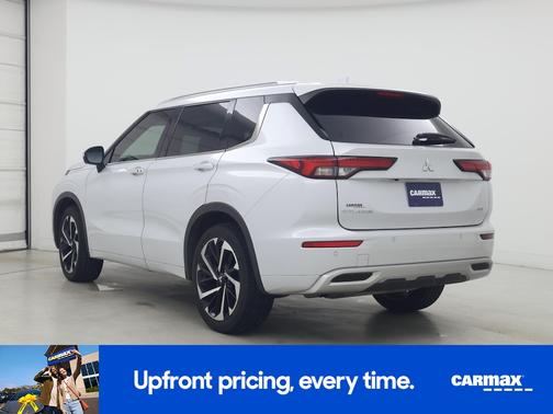 White 2023 Mitsubishi Outlander SEL