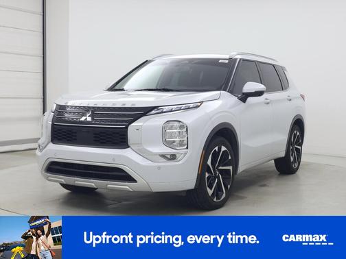 White 2023 Mitsubishi Outlander SEL
