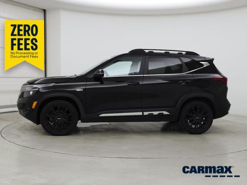 Black 2022 Kia Seltos Nightfall