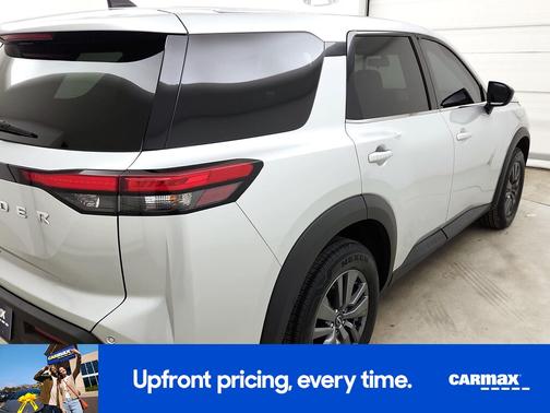 2023 Nissan Pathfinder S