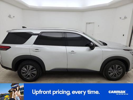 2023 Nissan Pathfinder S