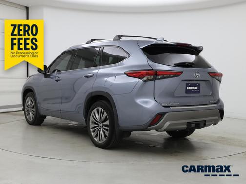 Silver 2021 Toyota Highlander Platinum