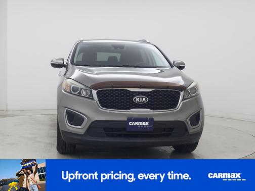 Silver 2017 Kia Sorento LX
