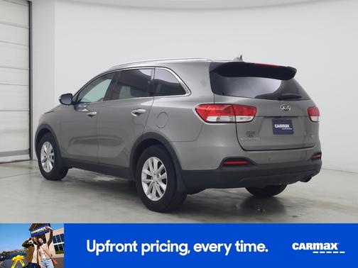 Silver 2017 Kia Sorento LX
