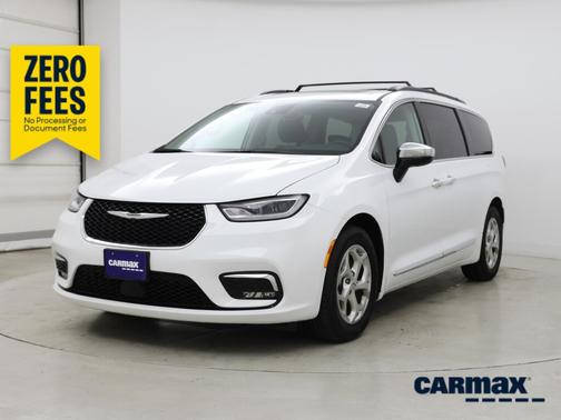 White 2023 Chrysler Pacifica Limited