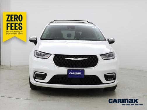 White 2023 Chrysler Pacifica Limited