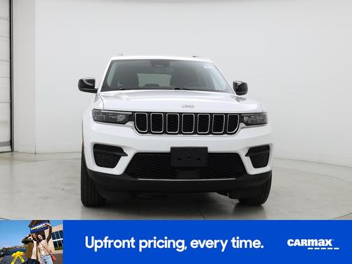 White 2023 Jeep Grand Cherokee Laredo