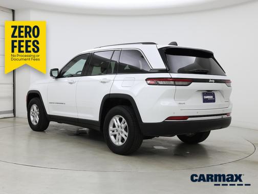 White 2023 Jeep Grand Cherokee Laredo