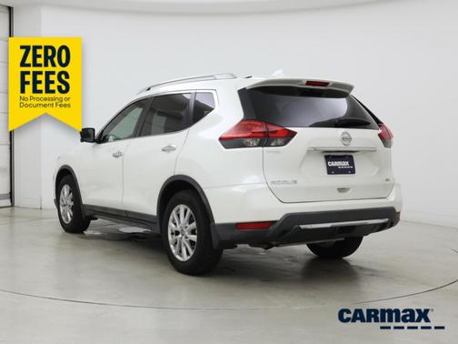 White 2017 Nissan Rogue SV