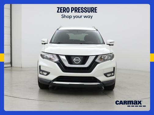 White 2017 Nissan Rogue SV