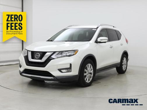 White 2017 Nissan Rogue SV