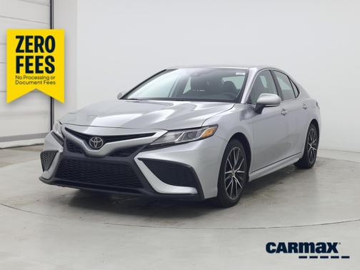 Silver 2023 Toyota Camry SE