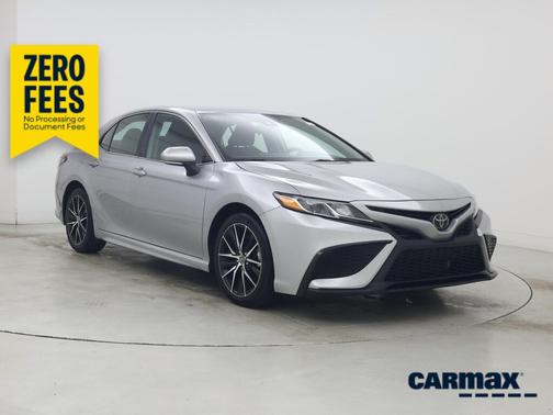 Silver 2023 Toyota Camry SE
