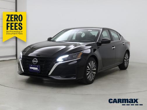 Black 2024 Nissan Altima SV