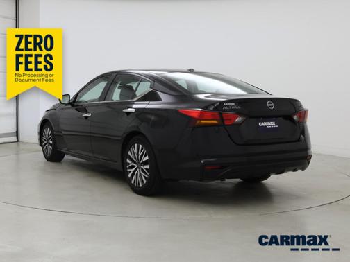 Black 2024 Nissan Altima SV
