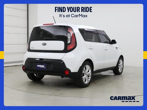White 2016 Kia Soul +