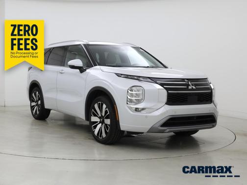 White 2025 Mitsubishi Outlander SEL