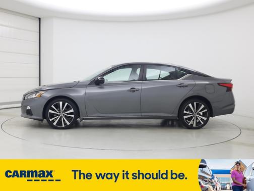 2022 Nissan Altima SR