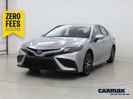 Silver 2024 Toyota Camry SE