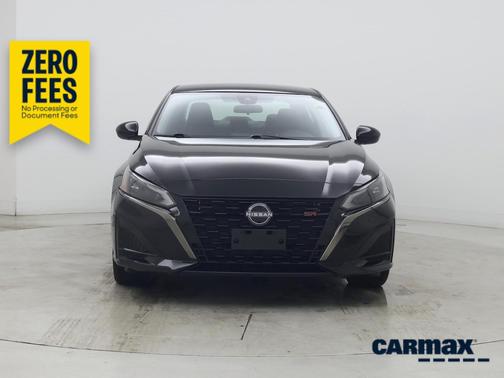 Black 2024 Nissan Altima SR
