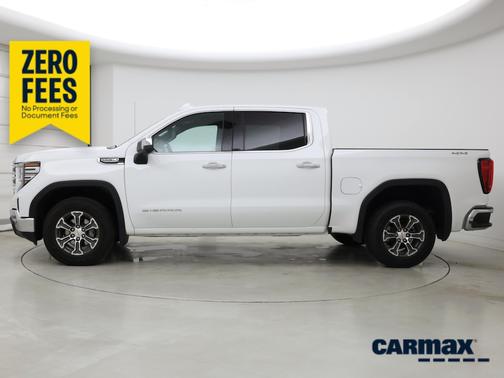 White 2025 GMC Sierra 1500 SLT